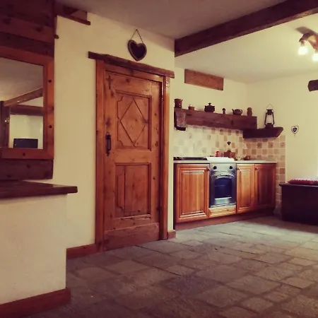 La Casetta Di Lele E Schina 펜션 아르비에